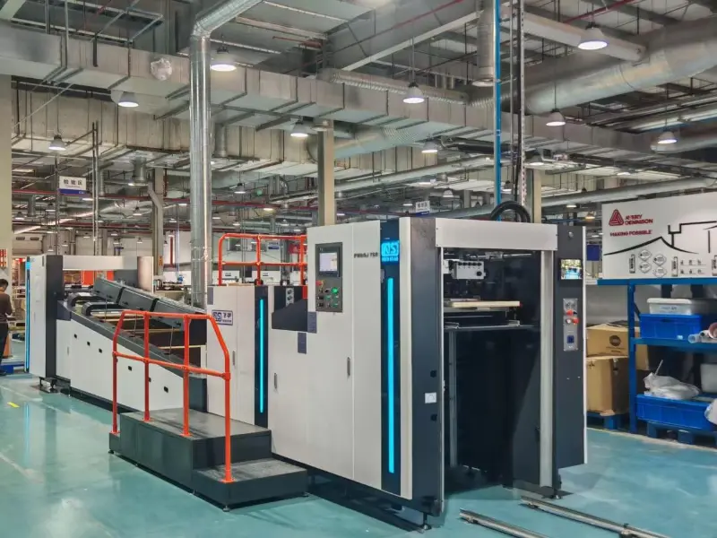 Mesin baru Star Baru FHSGJ-760 Mesin Pernis Full/spot berkecepatan tinggi Otomatis Penuh telah dikirimkan ke pelanggan Indonesia.